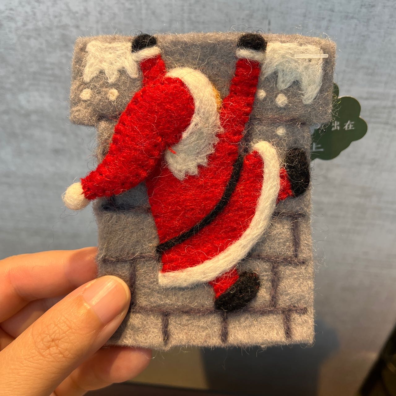 別針｜爬牆SANTA